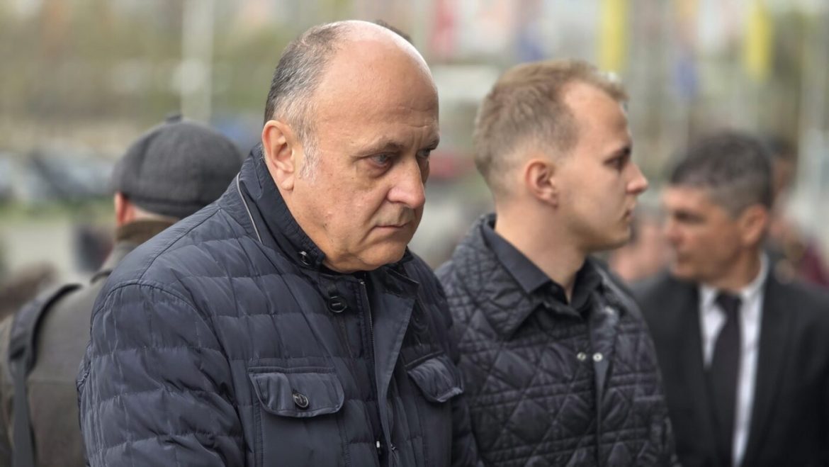 s-a-stins-il-luce-dan-sucu-si-fotbalistii-rapidului-si-au-luat-ramas-bun-de-la-mircea-lucescu