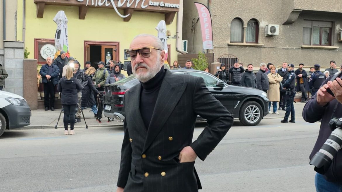 gigi-becali-l-a-sunat-pe-mirel-radoi:-„am-vorbit-pe-teme-fotbalistice.-raspunsul-il-stiti-deja!”