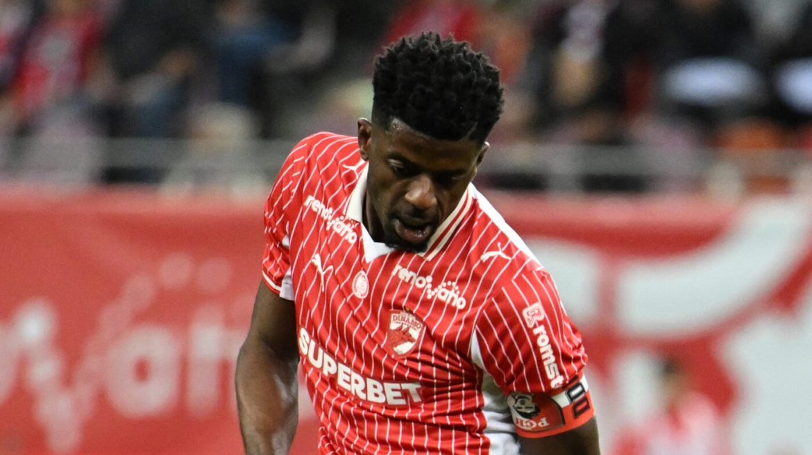 cum-l-au-blestemat-fanii-lui-dinamo-pe-eddy-gnahore-dupa-ce-a-semnat-cu-fcsb