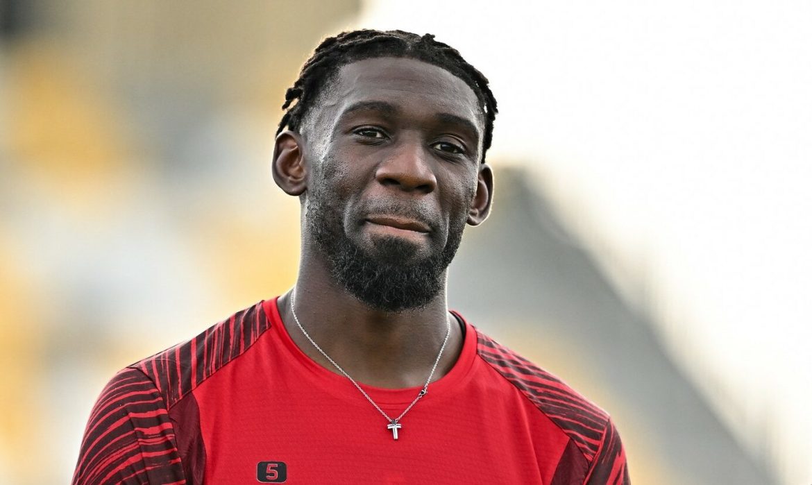mercato-cu-cine-se-lupta-gigi-becali-pentru-transferul-congolezului-dylan-batubinsika