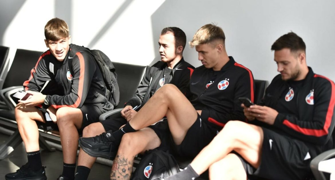 fcsb-a-zburat-cu-avionul-care-a-luat-numarul-de-la-aeronava-lui-nicolae-ceausescu
